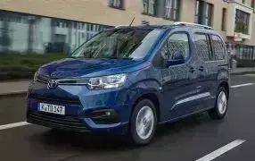 PROACE CITY medium 5 siddepladser