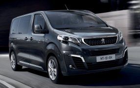 TRAVELLER 8 siddepladser