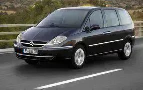 C8 - 7 siddepladser / Individuelle bagsæder